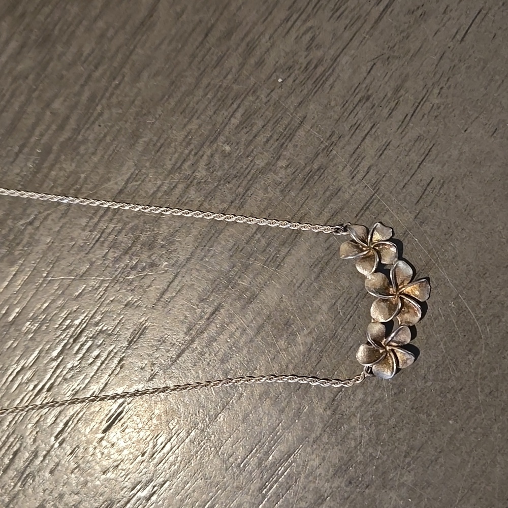 Sterling Silver .925 Hibiscus Necklace 16 Inches - Picture 2 of 6